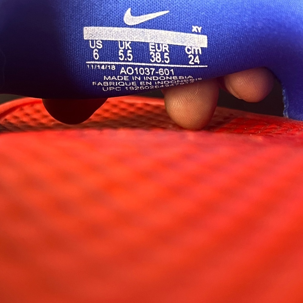 Nike Slides - Picture 6 of 6